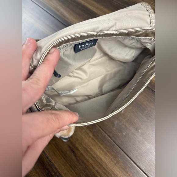 Beige Gold Kipling Crossbody Messenger Purse Handbag Bag Gorilla Keychain y2k - Picture 4 of 8